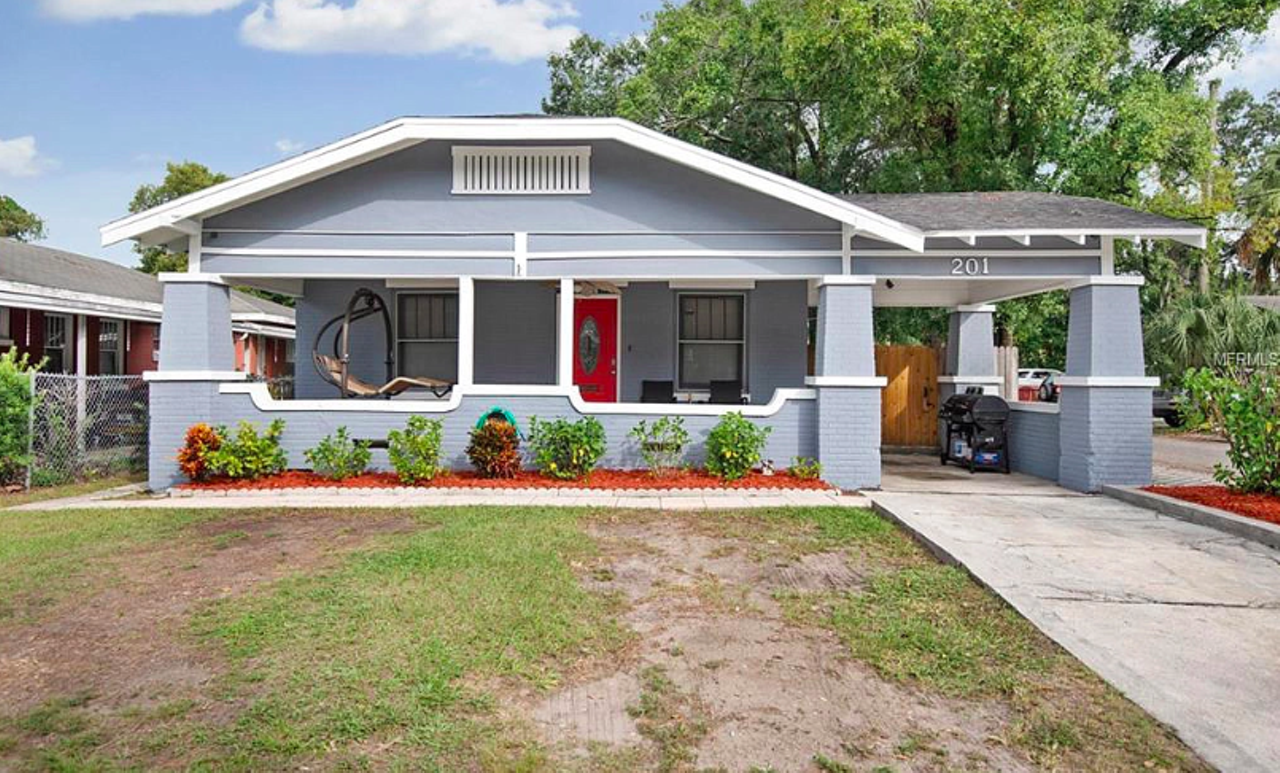 201 W Giddens Ave, Tampa
$249,000
Year built: 1926
3 bed,1 bath, 1,158 sqft
This lil charmer, located in South Seminole Heights, sits on a corner lot with a fenced in yard, original hard wood floors throughout and a killer fireplace.