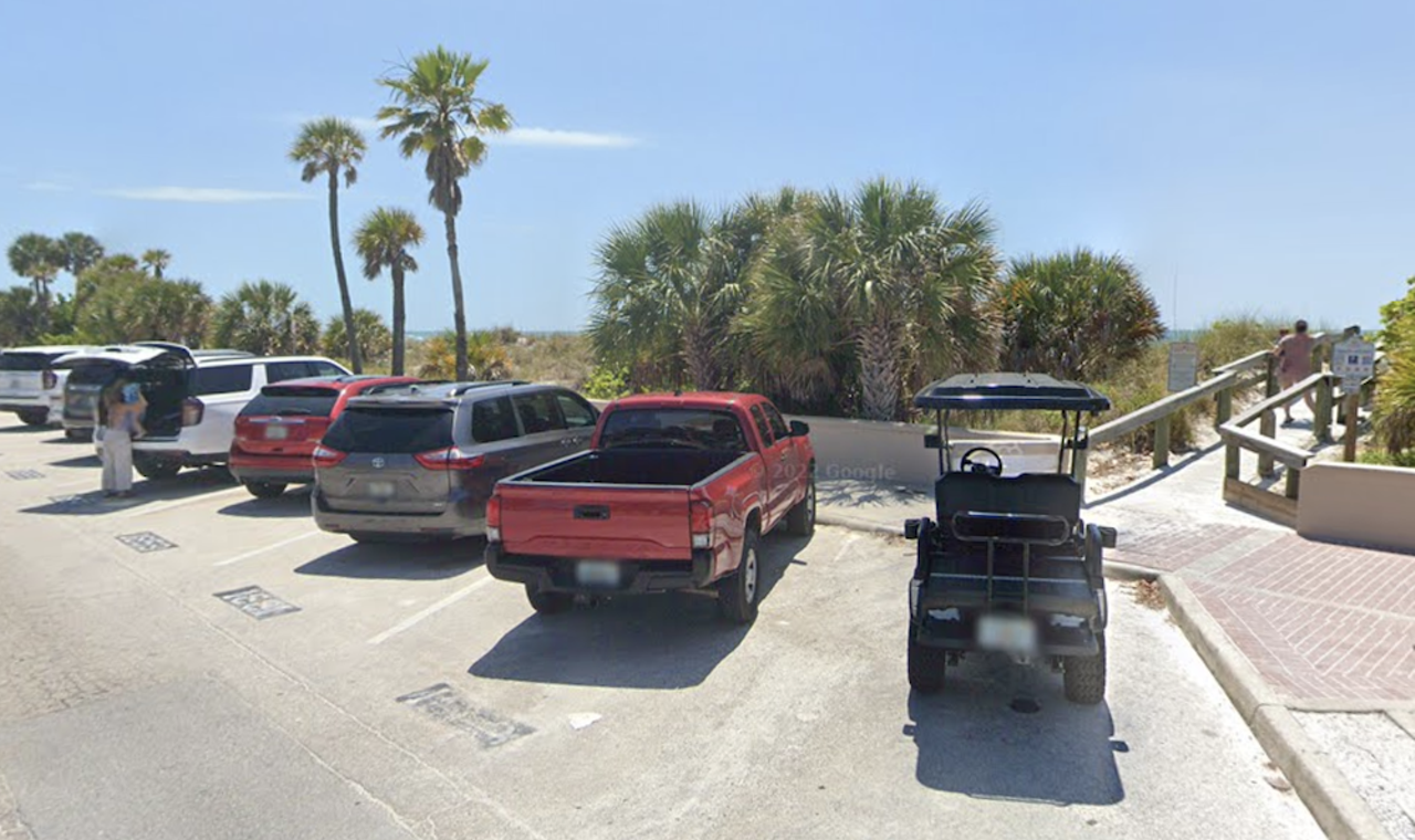 Beach access parking at Pass-a-Grille Beach
St. Pete Beach
Another skinny beach that struggles to offer enough parking for its increasing influx of tourists. Most of the beachside spots require payment, but that doesn't make it easier to find an open one. And don’t mistake restaurant parking for beach parking or you’ll get towed.
Photo via Google Maps