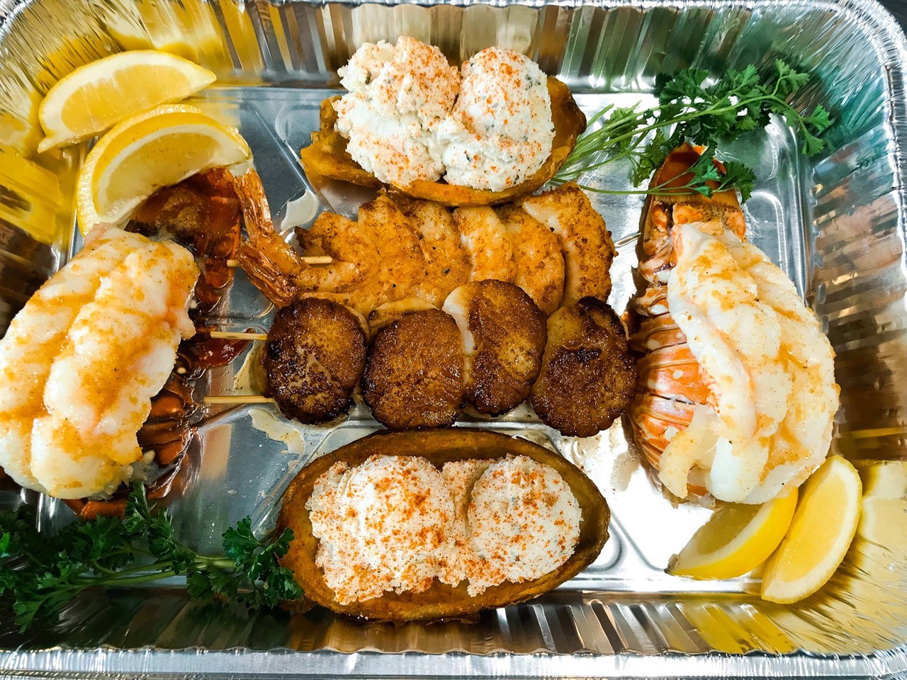  Carver&#146;s Fish House
911 Douglas Ave, Dunedin, FL 34698, (727) 735-0755  
Serving up the freshest seafood around since 1984, Jensen Seafood Bros opened up Carver&#146;s Fish House last year. It has a simple, but an extensive menu of scallops, clams, fish and pretty much anything that can be found in the Atlantic Ocean. Snag it to-go or dine on the patio.
Photo via