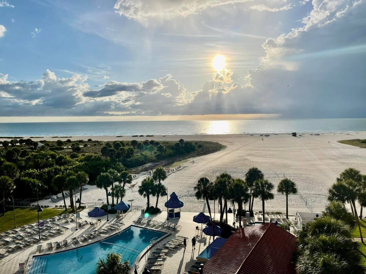 Sheraton Sand Key Resort
1160 Gulf Blvd, Clearwater Beach, 727-595-1611    
$35-$180
The Sheraton Sand Key Resort day pass comes with beach access in addition to its pool and hot tub. Get your fixins at the Poolside Cafe and/or Turtle Bar. Plus, for an additional $20, the resort will throw in lunch from the cafe plus one beverage. The Couple’s Beach Pass ($100) and Family Beach Pass ($180) have all the same amenities plus two and four reserved beach chairs respectively. Daily parking is $25. 
Photo via Sheraton Sand Key Resort/Facebook