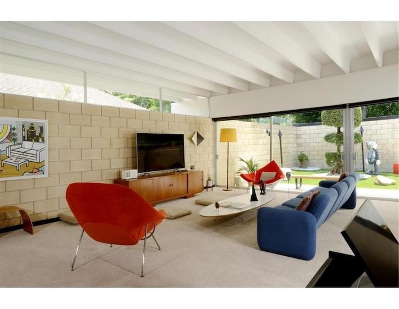 A Florida midcentury-modern gem by famed architect Gene Leedy is now for sale, and so is all the furniture