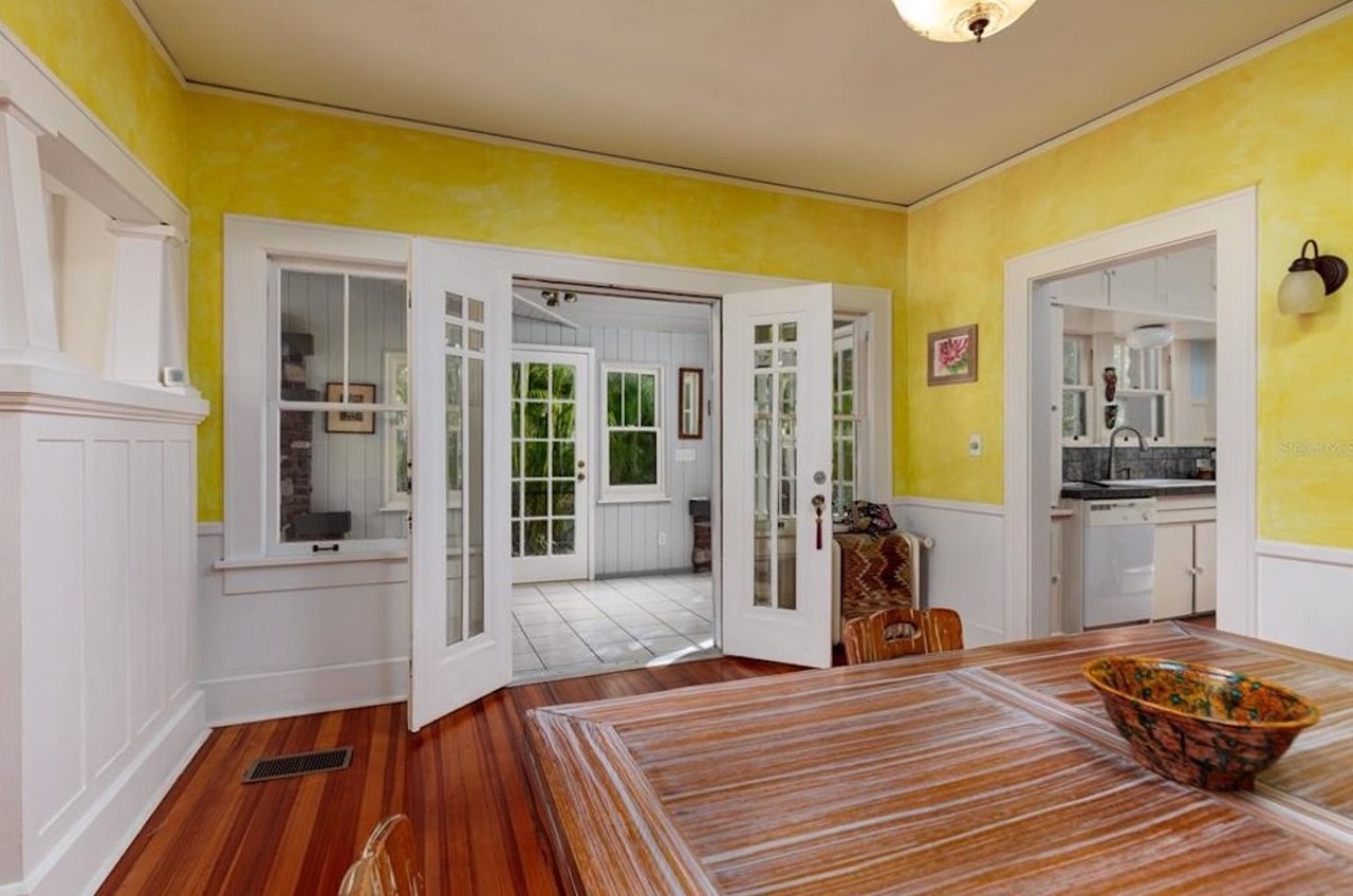 A rare 'airplane' bungalow is now for sale in St. Petersburg