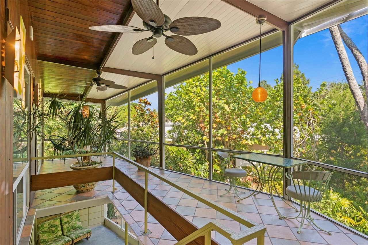 A rare midcentury 'Bird Cage' house is on the market in St. Pete