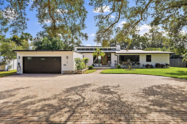 A St. Pete midcentury home designed by Inverted Pyramid architect William B. Harvard is now for sale