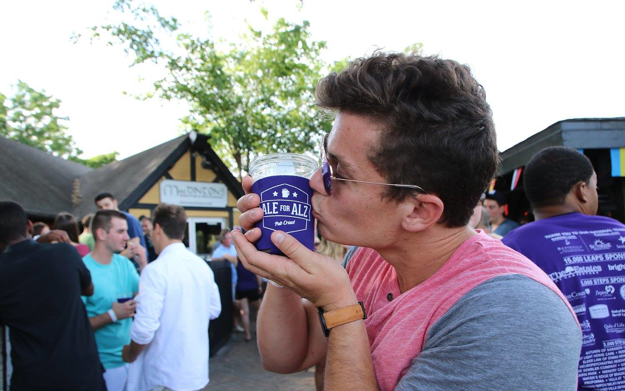 ALE for ALZ hosts annual pub crawl to raise awareness of Alzheimer’s Disease