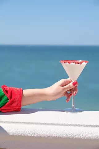 Image: &ldquo;Apr&egrave;s Sea&rdquo; Rooftop Holiday Pop-up Bar at Hyatt Regency Clearwater Beach