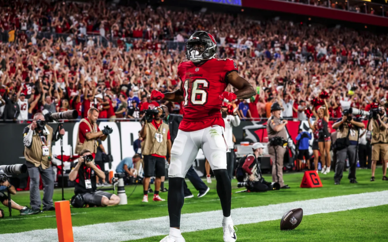 Breshad Perriman made a house call, and the Bucs escaped with a  33-27 victory.