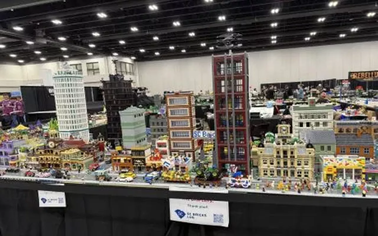 Image: Brick Fan Expo Tampa