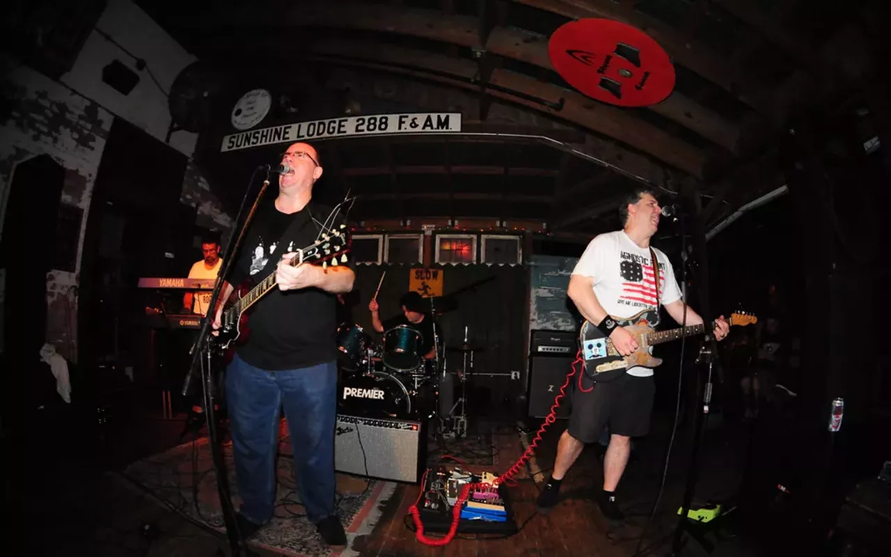 Image: Crash Mitchell w/Navin Ave./Former Contenders