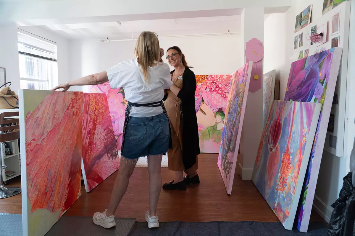 Exhibition curator Amanda Poss on a studio visit with Sarah Hull at Kress Contemporary.