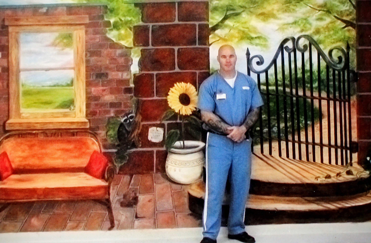 Dean Mckee's prison art on display