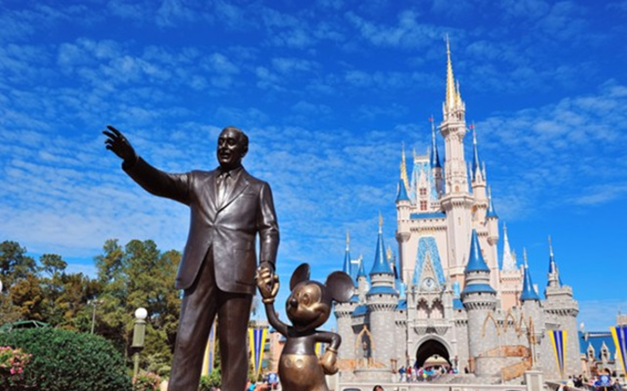 Disney World no longer allows guests to eat and walk without a face mask