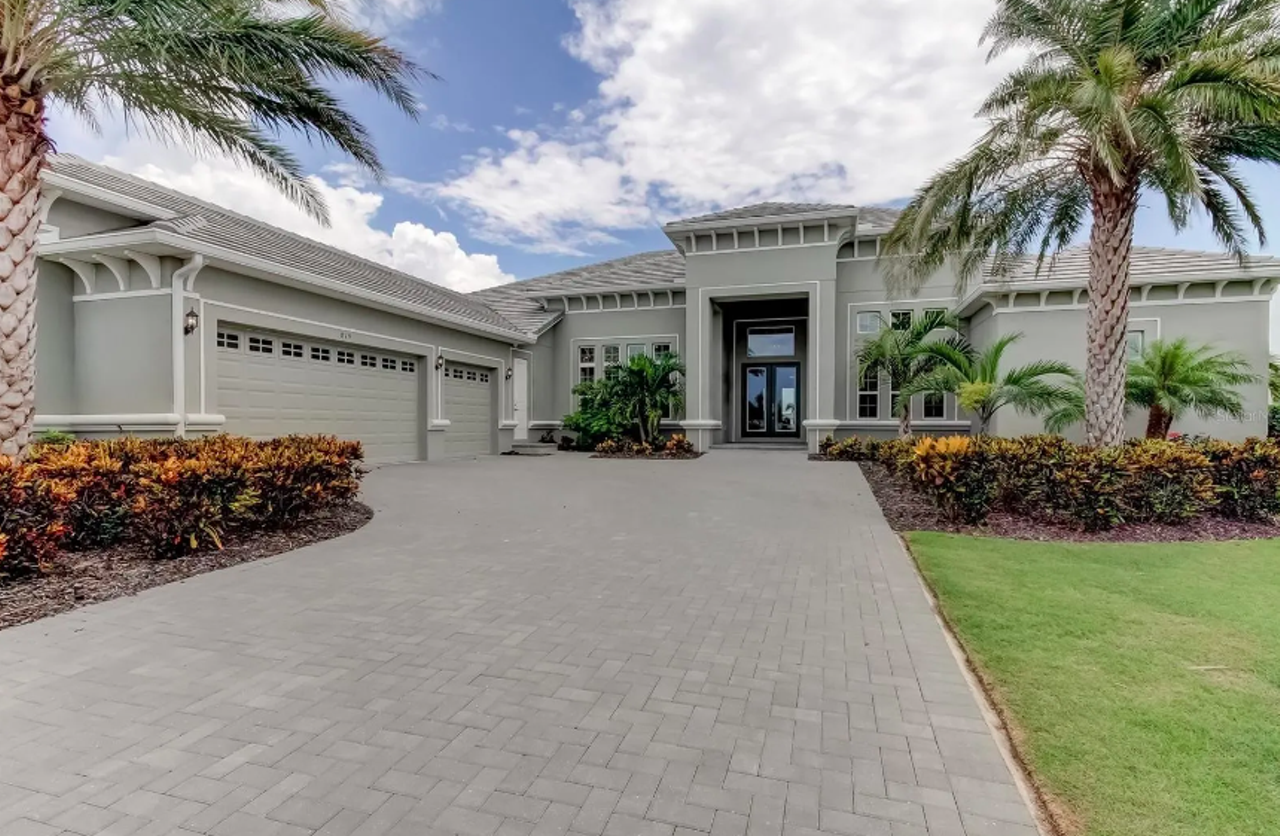 Former Tampa Bay Bucs LB Jamie Duncan is selling is Apollo Beach house