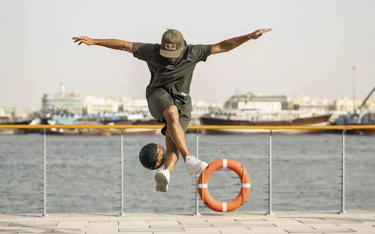 French freestyle footballer S&eacute;an Garnier will be at Tampa's Cinco Soccer on Tuesday, Nov. 1 as part of a traveling Urbanball&rsquo;s Global Fightball.