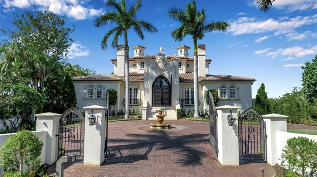 Garanimals executive selling $11.5 million waterfront mansion in Siesta Key