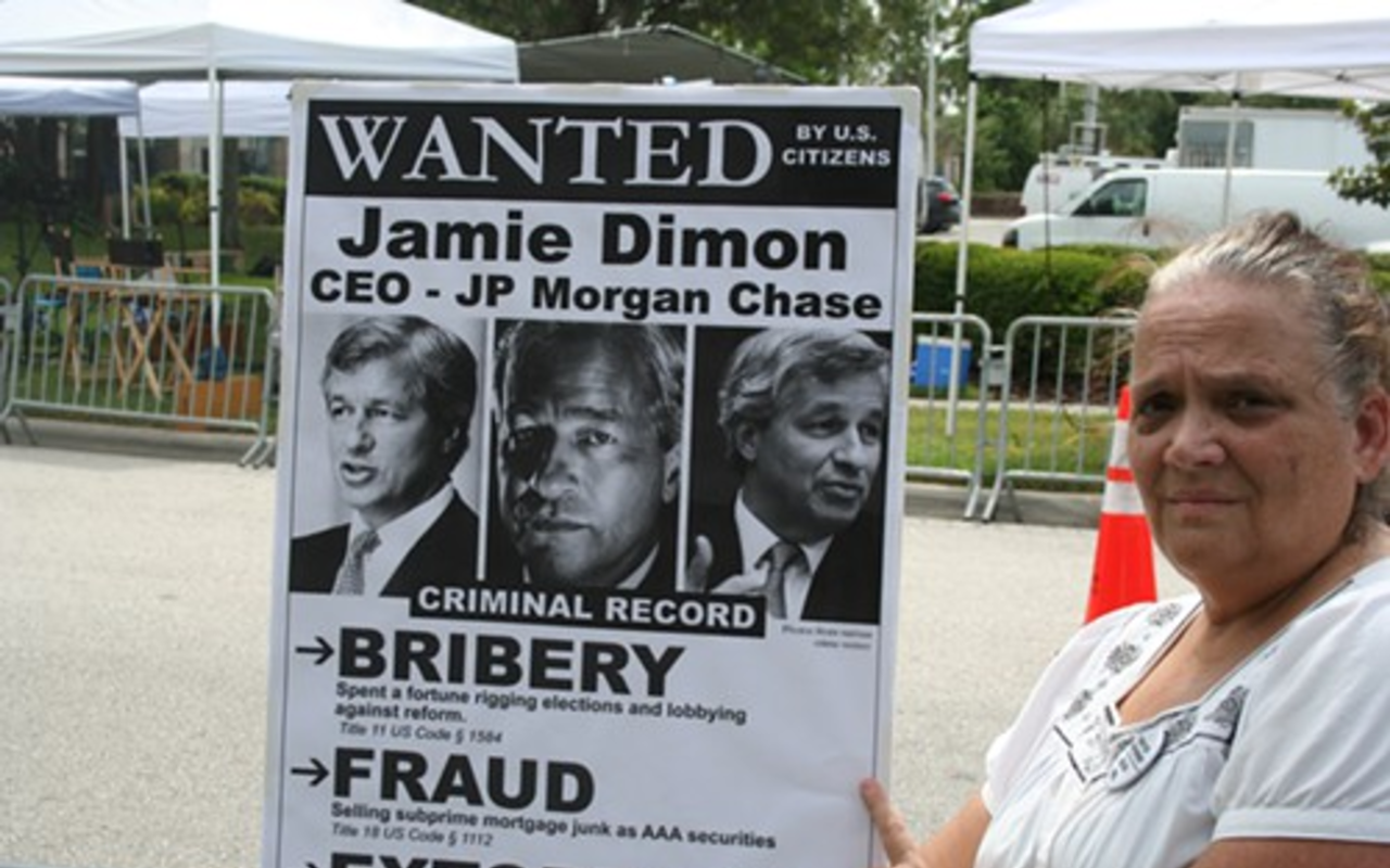 In Tampa, Jamie Dimon survives threat to his JPMorgan-Chase post