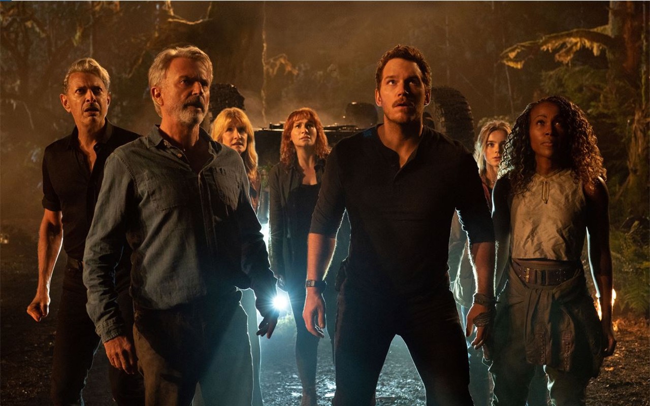 Lookie here, the gang's finally all together with characters from 'Jurassic Park' and 'Jurassic World' meeting for the first and presumably last time on-screen.