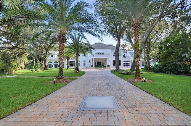 MLB Hall of Famer Roberto Alomar just sold his Tampa mansion, let's take a tour