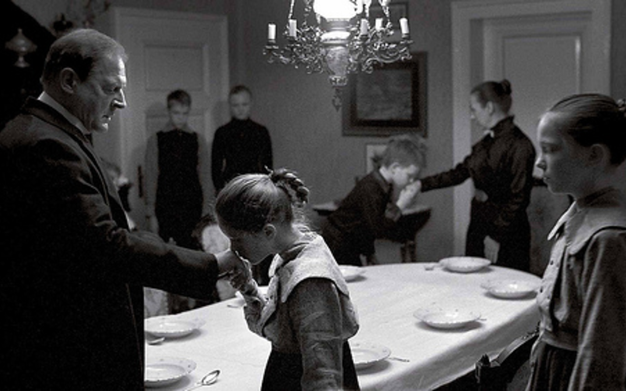 Movie Review: Mikael Haneke's The White Ribbon, starring Ulrich Tukur (with trailer video)
