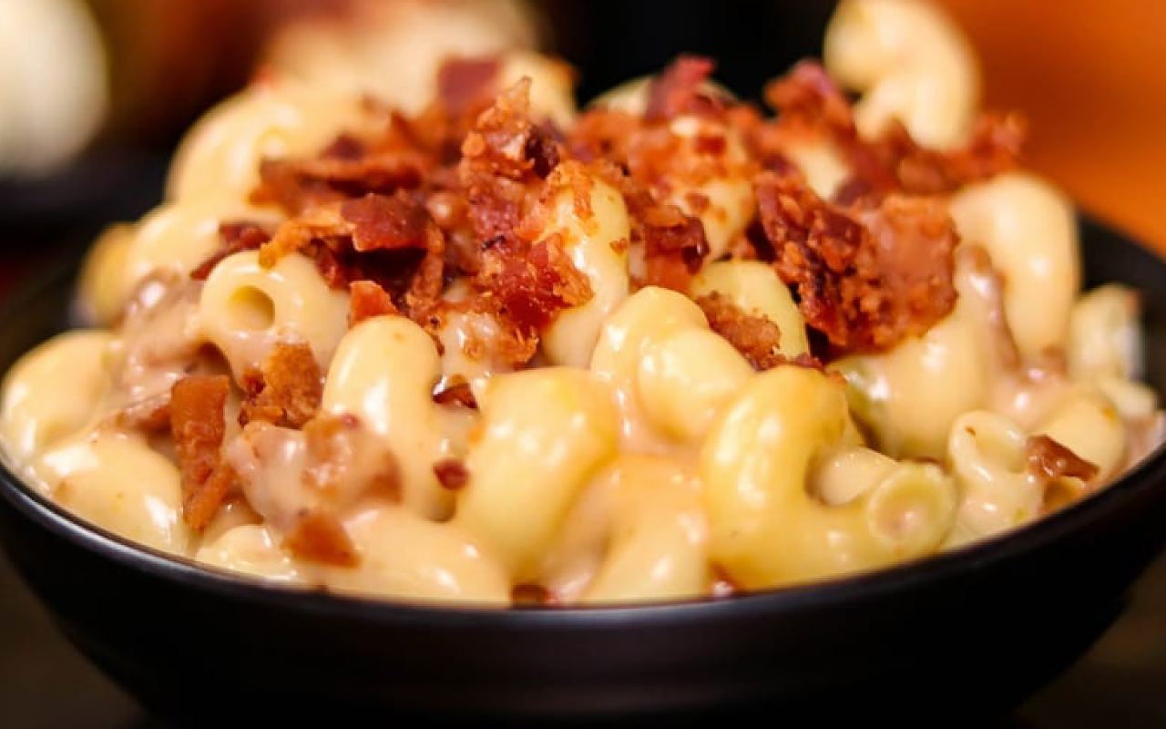 The menu is loaded with gourmet home-style dishes like macaroni and cheese with bacon bits.