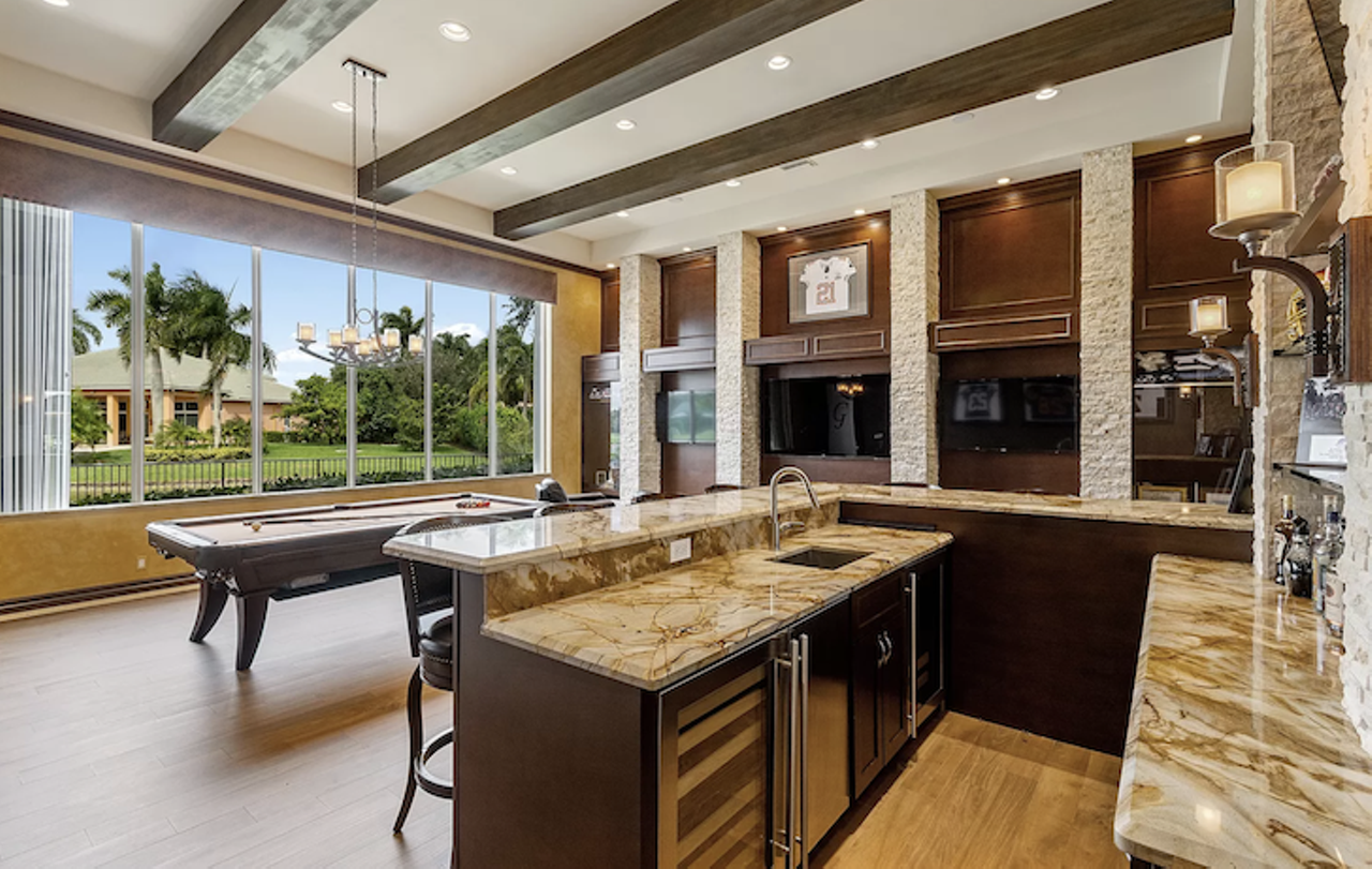 NFL star Frank Gore is selling his Florida mansion for $1.8 million