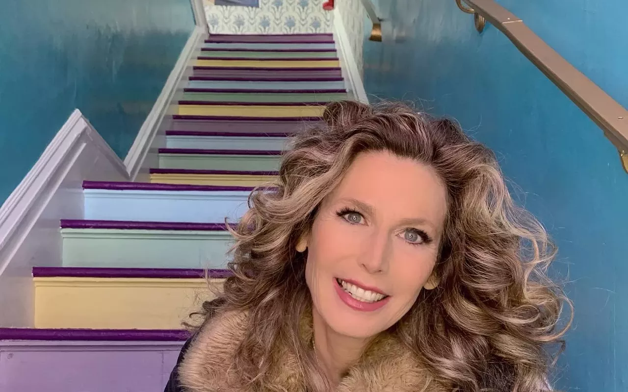 Sophie B. Hawkins