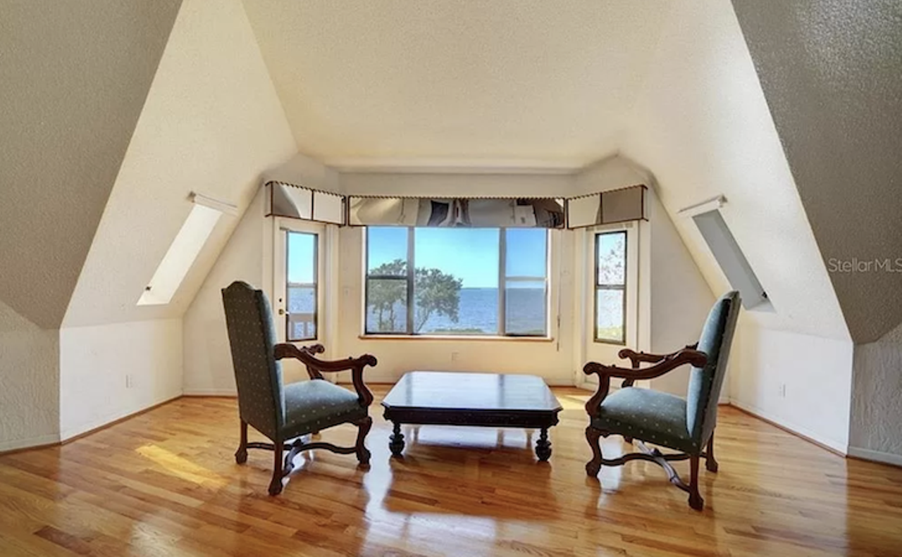 One of Tampa Bay's rare geodesic dome homes is now for sale