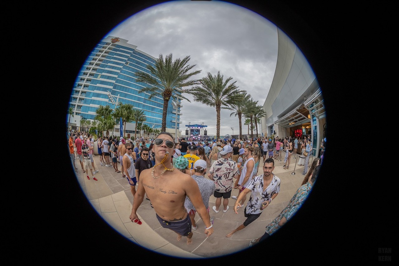 Photos: All the people who didn't let rain ruin The Chainsmokers' Tampa pool party