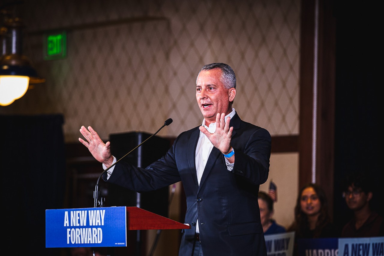 Photos: Kamala Harris' husband, Doug Emhoff, rallies Florida Democrats in The Villages