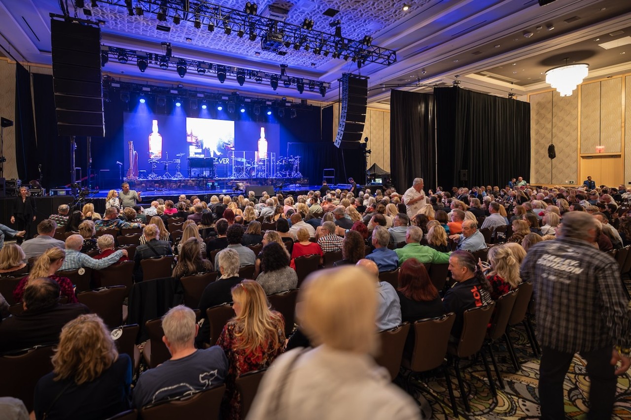 Photos Rod Stewart plays Tampa s Hard Rock Event Center Tampa