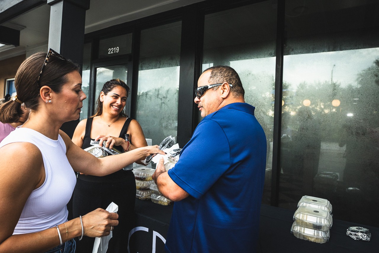 Photos: Tampa restaurants distribute free food to Hurricane Helene victims