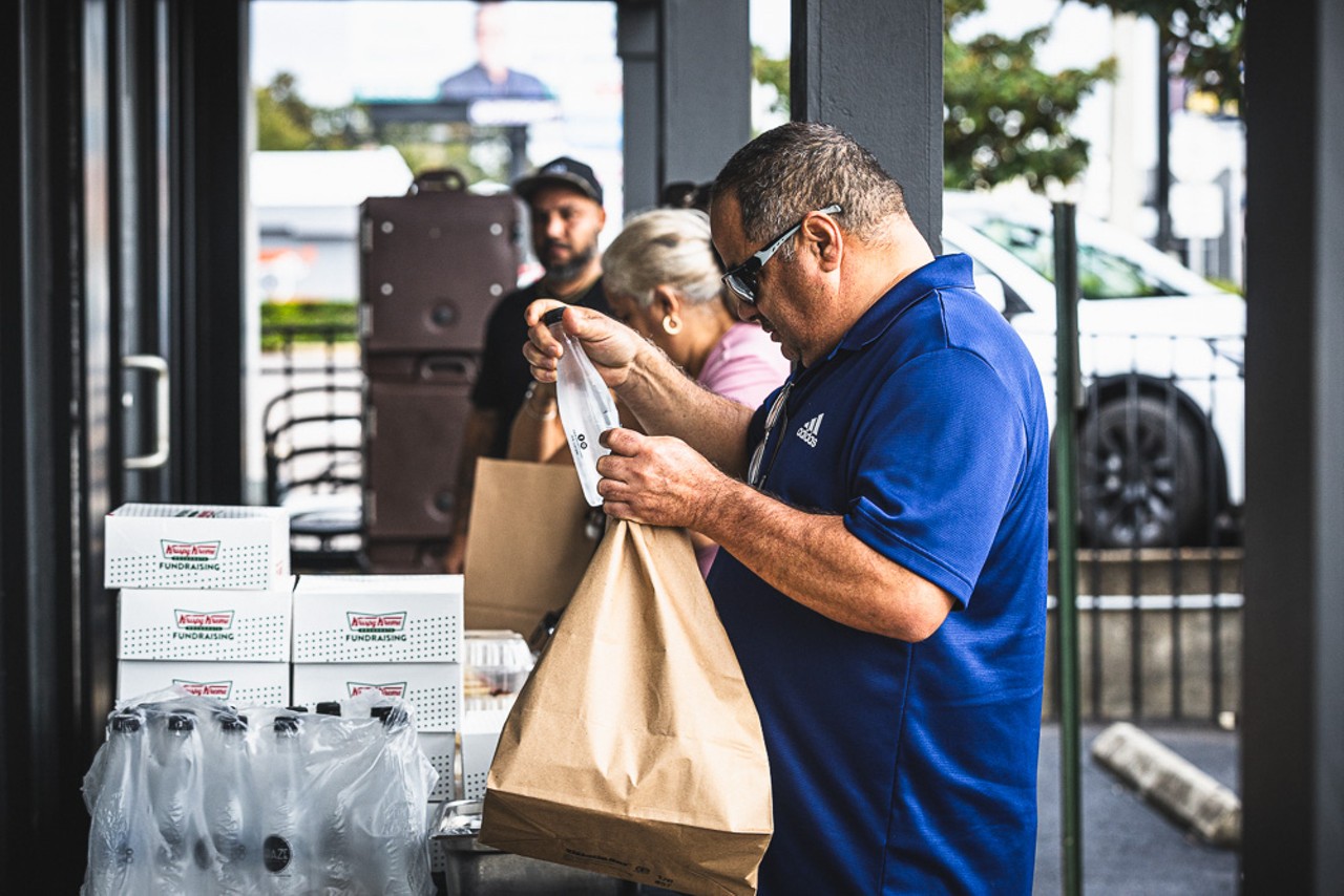 Photos: Tampa restaurants distribute free food to Hurricane Helene victims