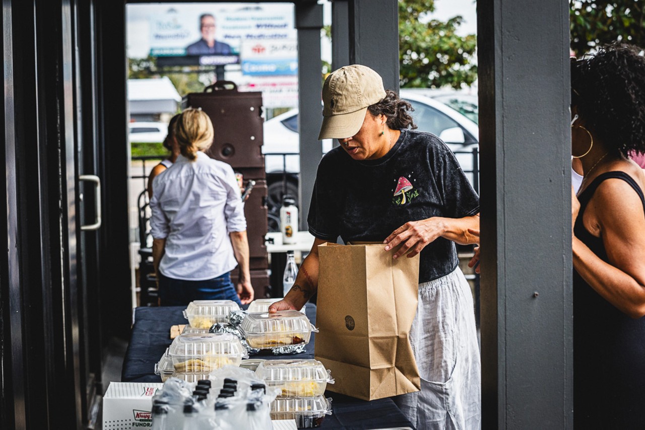 Photos: Tampa restaurants distribute free food to Hurricane Helene victims