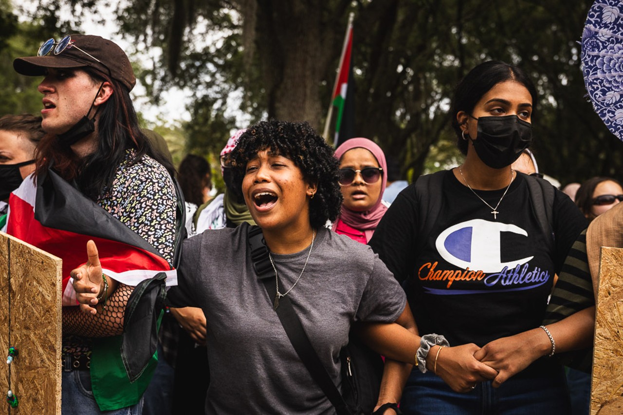 Police tear gas pro-Palestinian protesters at USF's Tampa campus, multiple arrests