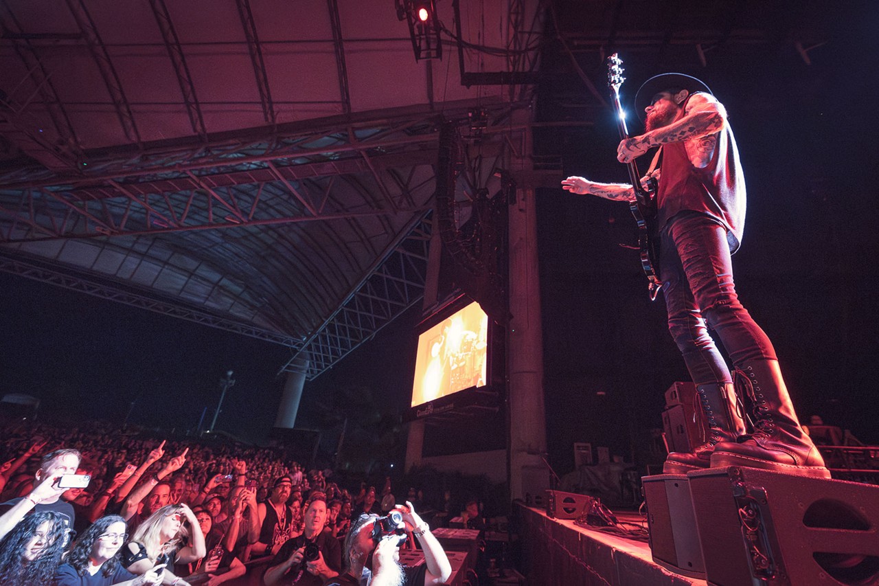 Review: In Tampa, Perry Farrell struggles, while the rest of Jane’s Addiction, Love and Rockets, shine [PHOTOS]