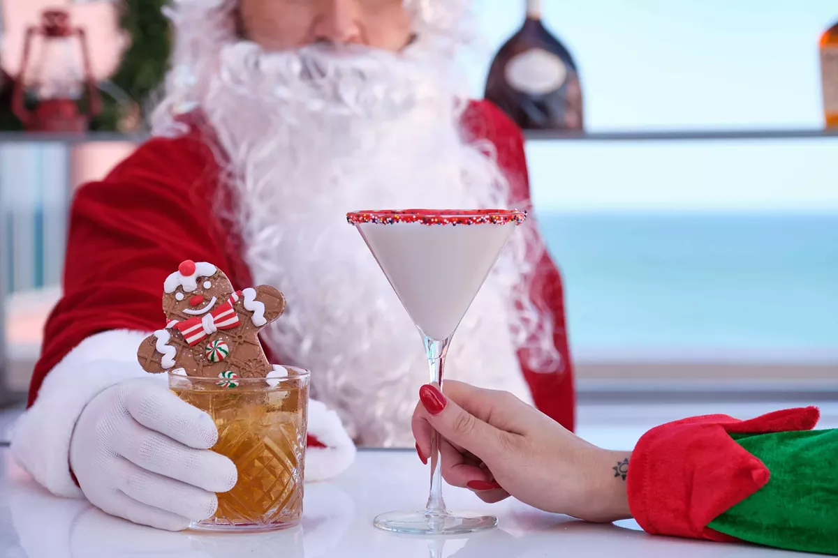 holiday_cocktail_at_hyatt_regency_clearwater_beach_3-4.webp