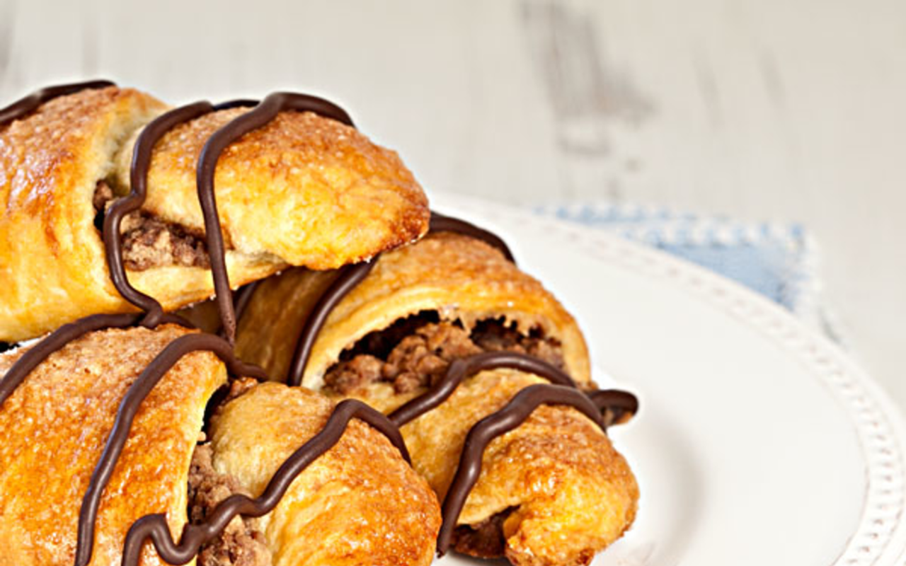 Scout&#146;s honor: Tagalong cookie crescent rolls
