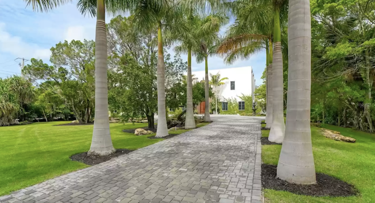 Siesta Key's $5.8 million 'Casa de Flamingo' comes with an indoor-outdoor lap pool