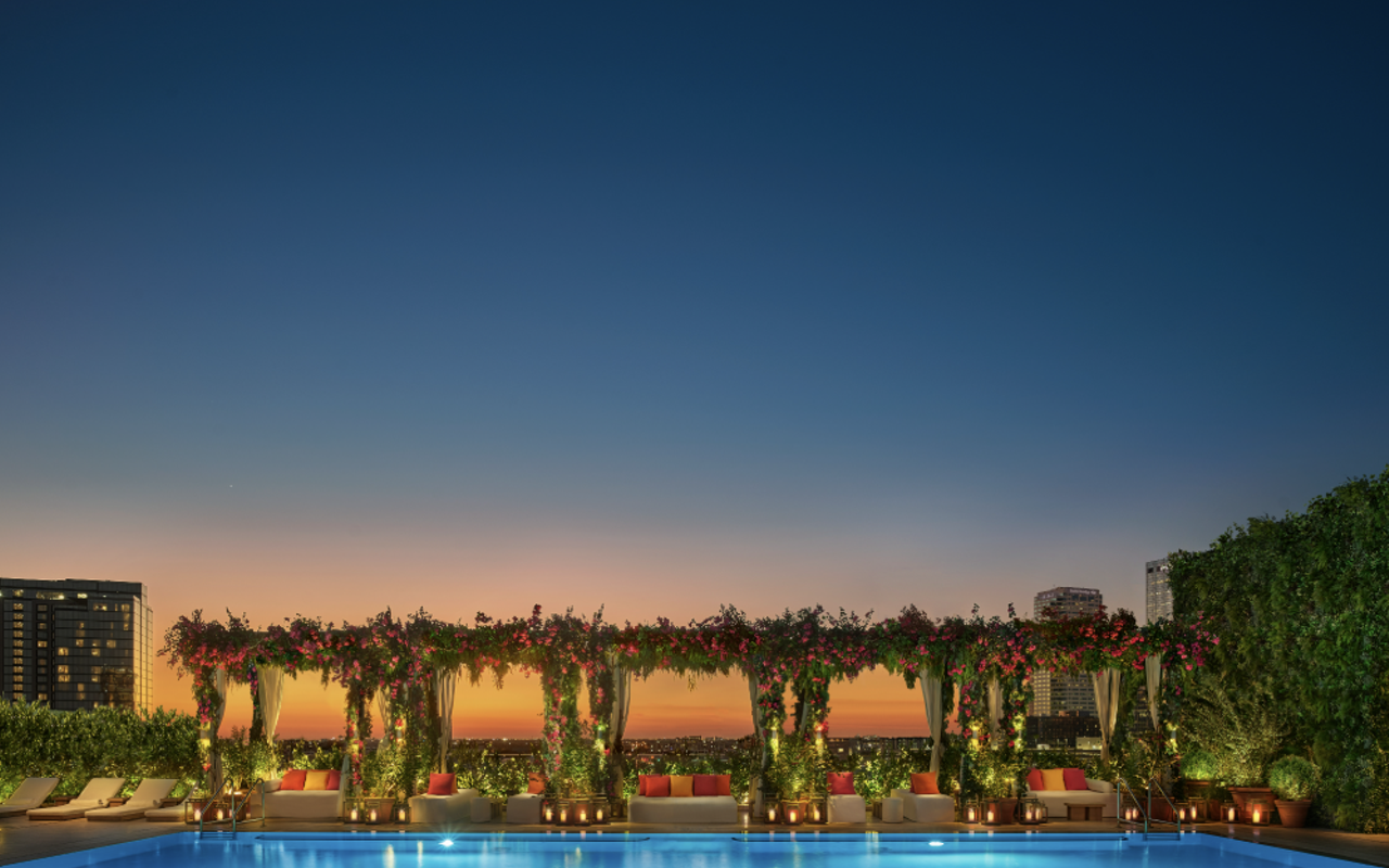 Image: Skyline Scenes: Elf