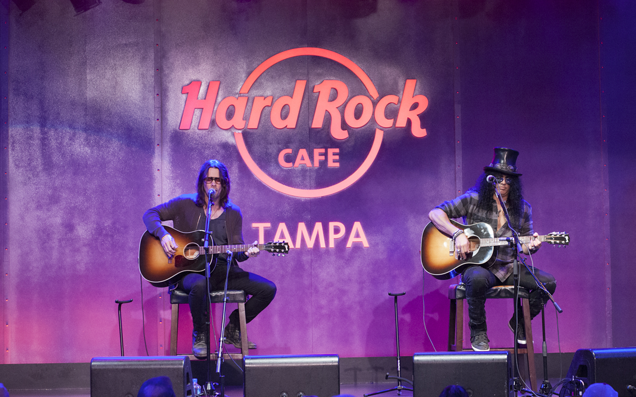 Slash's pop-in at the Hard Rock for an intimate unplugged set