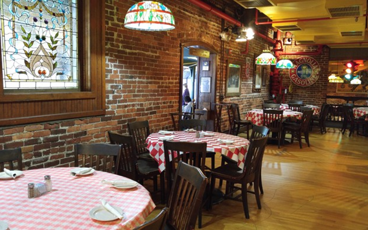 The 500-seat Spaghetti Warehouse has reconsidered closing at Ybor Square.