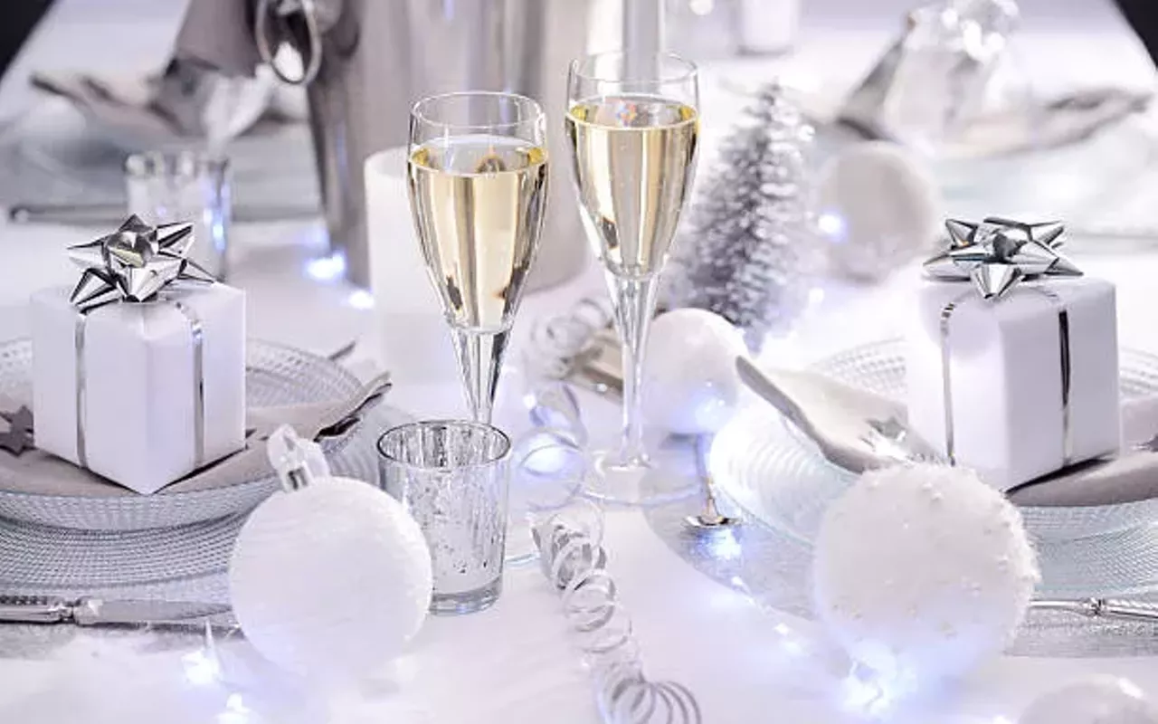 Image: Summer Chic..."the all-white soiree"