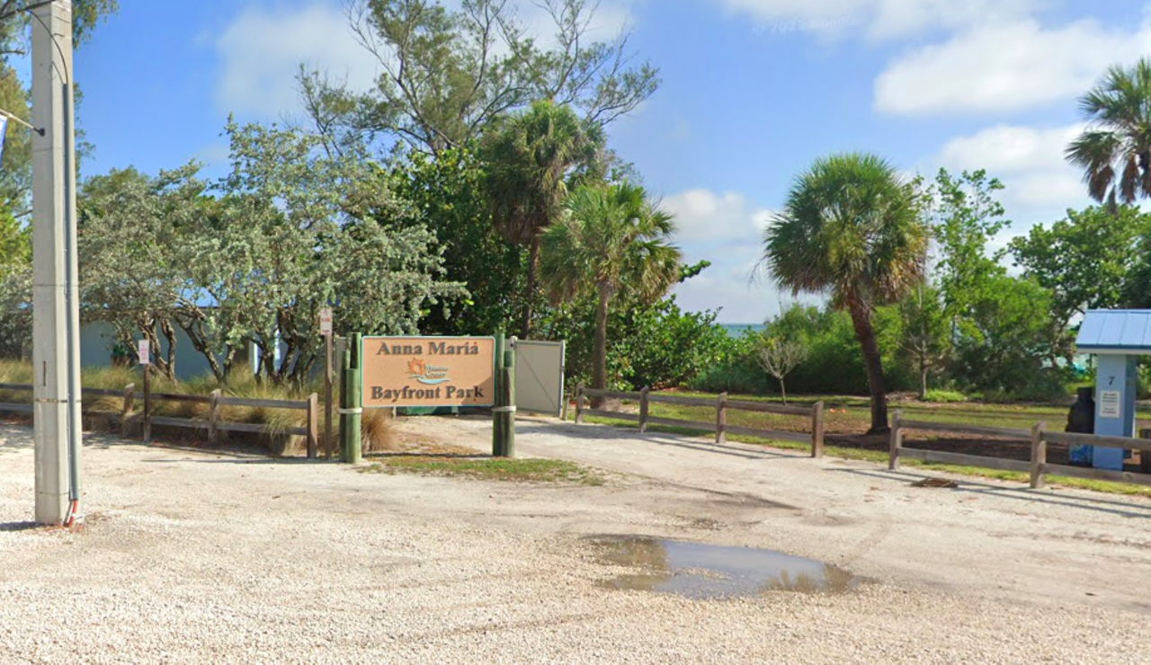 Bayfront Park Beach
Number of swim advisories: 💩x32 in 25 years
Manatee County
313 N Bay Blvd, Anna Maria