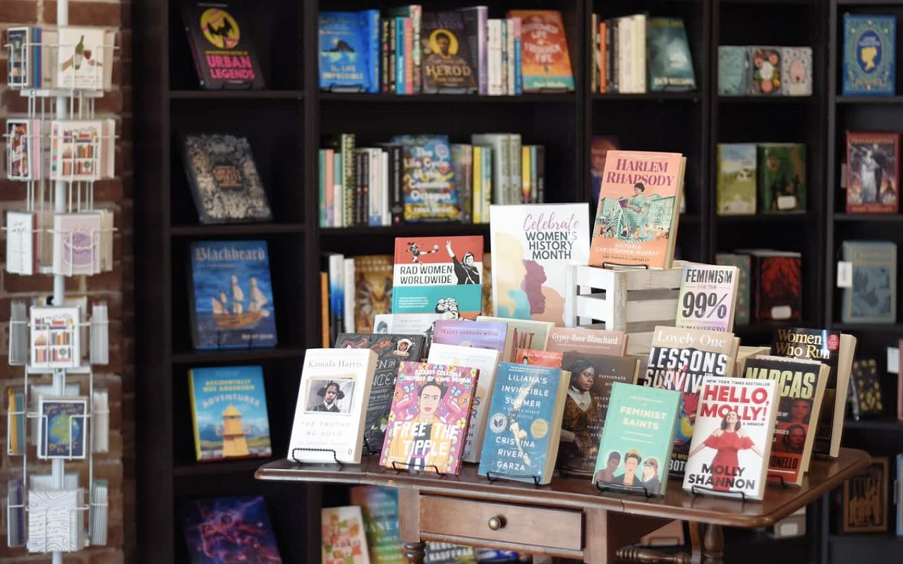 The Gilded Page in Tarpon Springs, Florida has gathered close to a dozen locally-based authors are headed to sponge town.
