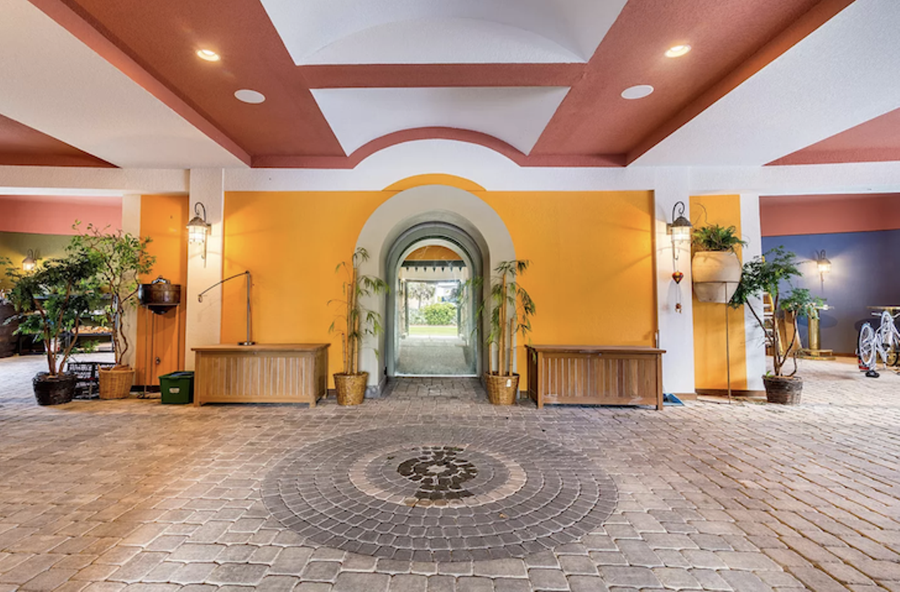 The big peach 'castle' in Florida is now on the market