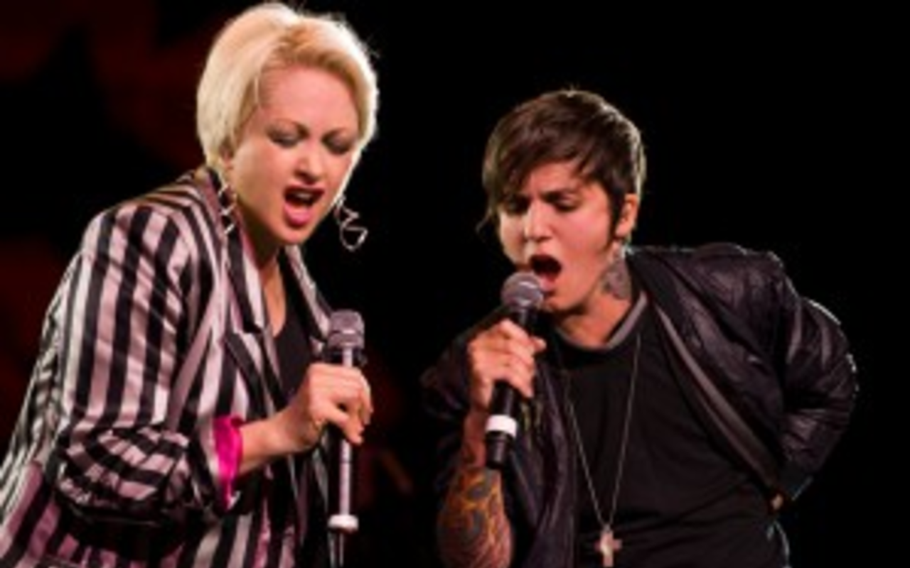Silveira performs with Cyndi Lauper on the True Colors tour.