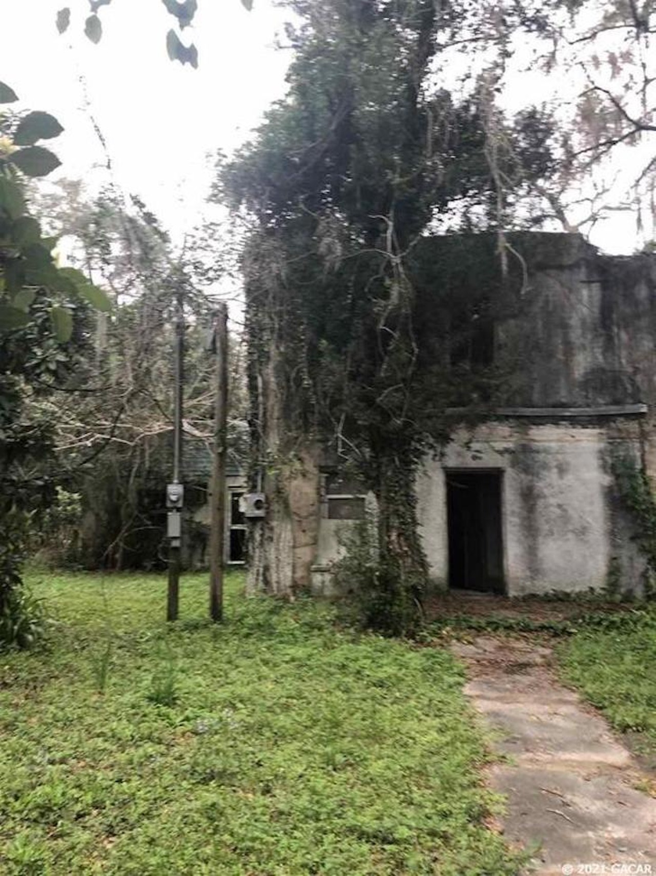 The haunted Gilchrist County Jail is now for sale in Florida for just $139k