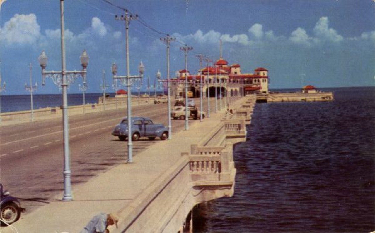 Famous municipal pier jutting out into Tampa Bay at St. Petersburg, in 1940.