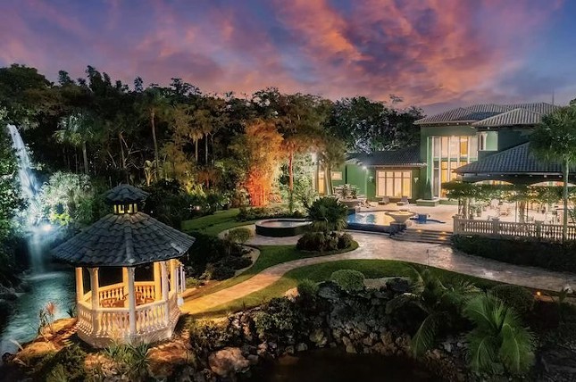 This 'Avatar'-themed Florida house comes with a 40-foot waterfall