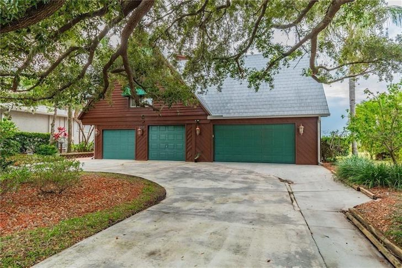 This Tampa Bay waterfront 'tree house' is now for sale in Oldsmar